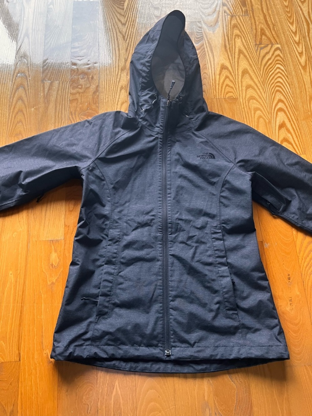 The North Face Women's Dryvent Rain Gear Full Zip Jacket in Gray size Smal
